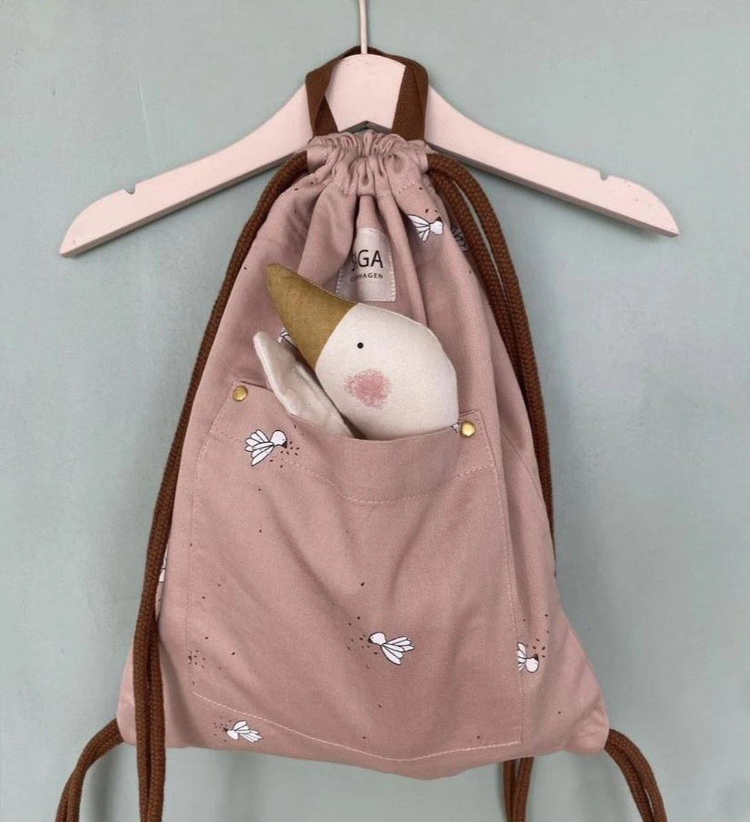 Saga Copenhagen Flipi Latte - Gym Bag - Turnzak - Zwemtas - Rugzakje - Roze Met Vogeltjes 5 Saga Copenhagen Flipi Latte - Gym Bag - Turnzak - Zwemtas - Rugzakje - Roze Met Vogeltjes - Afbeelding 3