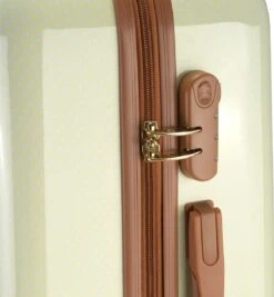 Princess Traveller Trendy Dots - Reiskoffer - Crème - M - 66cm 12 Princess Traveller Trendy Dots - Reiskoffer - Crème - M - 66cm -Reis Opberg Artikelen 1112x1200