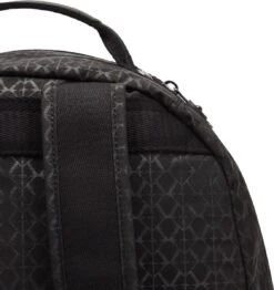 Kipling SEOUL Rugzak, 27 Liter, 15 Inch Laptopvak - Signature Emb 17 Kipling SEOUL Rugzak, 27 Liter, 15 Inch Laptopvak - Signature Emb -Reis Opberg Artikelen 1133x1200 2