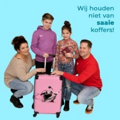 NoBoringSuitcases.com® Koffer Groot - Slak - Roze - Meisjes - Racen - Trolley Koffer Met TSA-slot - Met Wielen - 90 Liter - Reiskoffer - 66 Cm -Reis Opberg Artikelen 1200x1200 1241