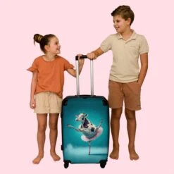 NoBoringSuitcases.com® Koffer Groot - Koe - Ballet - Portret - Blauw - Dieren - Trolley Koffer Met TSA-slot - Met Wielen - 90 Liter - Reiskoffer - 66 Cm -Reis Opberg Artikelen 1200x1200 1250