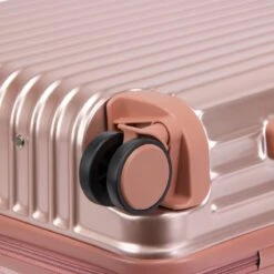 Royal Swiss - Kofferset - Cijferslot- Lichtgewicht Koffer - 4 Wielen- Rosé Gold 26 Royal Swiss - Kofferset - Cijferslot- Lichtgewicht Koffer - 4 Wielen- Rosé Gold -Reis Opberg Artikelen 1200x1200 1361