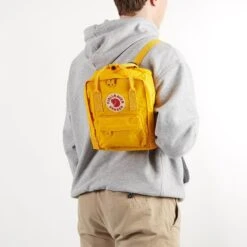 Fjallraven Fjällräven Kånken Mini Unisex Rugzak - Warm Yellow -Reis Opberg Artikelen 1200x1200 1588