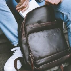 Chesterfield Bags Leren Laptop Rugzak Austin Bruin -Reis Opberg Artikelen 1200x1200 1677