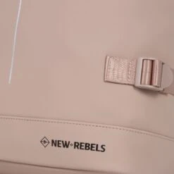 New Rebels® William - Rugtas - Roze - Waterafstotend - Roll-top - 15.615141312108 - 16L - 29x13x45cm - Rugzak / Backpack -Reis Opberg Artikelen 1200x1200 1872