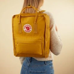 Fjallraven Fjällräven Kånken Unisex Rugzak - Ochre-Confetti Pattern -Reis Opberg Artikelen 1200x1200 1960