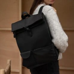 Violet Hamden Essential Bag Dames LaptoptasRugzak Kunststof - Zwart -Reis Opberg Artikelen 1200x1200 1994