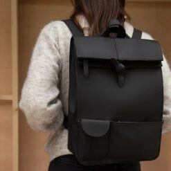 Violet Hamden Essential Bag Dames LaptoptasRugzak Kunststof - Zwart -Reis Opberg Artikelen 1200x1200 1995