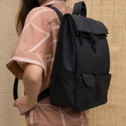 Violet Hamden Essential Bag Dames LaptoptasRugzak Kunststof - Zwart -Reis Opberg Artikelen 1200x1200 2006