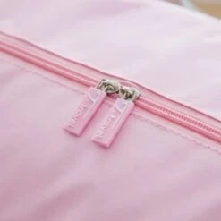 Merkloos Opvouwbare Reistas Roze - Opbergtas - Weekendtas - Reistas Voor Handbagage - Opvouwbare Reistassen Dames - Reistas Voor Op Koffer - Dames Tas - Damestas - Tas Voor Reizen - Sporttas -Reis Opberg Artikelen 1200x1200 2330