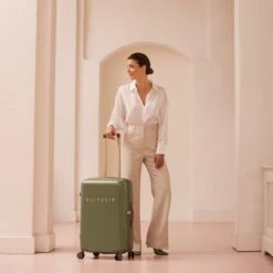 SUITSUIT - Fab Seventies - Martini Olive - Reiskoffer (66 Cm) -Reis Opberg Artikelen 1200x1200 296