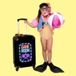 NoBoringSuitcases.com® Koffer - Trolley Op Wieltjes - Neon - Game Room - Tekst - Controller - Zwart - Reiskoffer - Past Binnen 55x40x20 Cm En 55x35x25 Cm - Koffertje - Trolley Handbagage -Reis Opberg Artikelen 1200x1200 343
