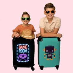 NoBoringSuitcases.com® Koffer - Trolley Op Wieltjes - Neon - Game Room - Tekst - Controller - Zwart - Reiskoffer - Past Binnen 55x40x20 Cm En 55x35x25 Cm - Koffertje - Trolley Handbagage -Reis Opberg Artikelen 1200x1200 344