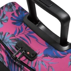 Eastpak TRANVERZ S Reiskoffer, Handbagage (51 X 32.5 X 23 Cm) - Brize Monstera Pink -Reis Opberg Artikelen 1200x1200 565