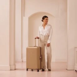 SUITSUIT - Fab Seventies - Cuban Sand - Reiskoffer (76 Cm) -Reis Opberg Artikelen 1200x1200 566