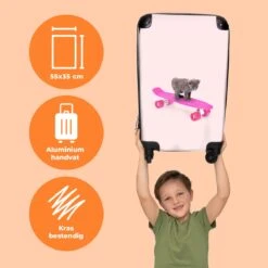 NoBoringSuitcases.com® Kinderkoffer - Handbagage Kinderen - Kitten - Skateboard - Roze - Meisjes - Kinderen - Trollet Op Wieltjes - Past Binnen 55x40x20 Cm En 55x35x25 Cm - Koffer Meisje -Reis Opberg Artikelen 1200x1200 606