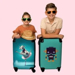 NoBoringSuitcases.com® Koffer - Koe - Ballet - Rok - Portret - Dieren - Trolley Op Wieltjes - Handbagagekoffer - Past Binnen 55x40x20 Cm En 55x35x25 Cm - Reiskoffer -Reis Opberg Artikelen 1200x1200 703