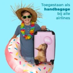 NoBoringSuitcases.com® Kinderkoffer - Hond - Dieren - Kauwgom - Roze - Kinderen - Trolley Kinderen - Past Binnen 55x40x20 Cm En 55x35x25 Cm - Reiskoffer Met Wielen - Koffertje -Reis Opberg Artikelen 1200x1200 727