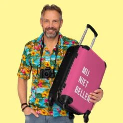 NoBoringSuitcases.com® Koffer Groot - Quotes - Spreuken - Mij Niet Bellen. - Roze - Wit - Trolley Koffer Met TSA-slot - Met Wielen - 90 Liter - Reiskoffer - 66 Cm -Reis Opberg Artikelen 1200x1200 956