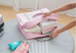 Merkloos Opvouwbare Reistas Roze - Opbergtas - Weekendtas - Reistas Voor Handbagage - Opvouwbare Reistassen Dames - Reistas Voor Op Koffer - Dames Tas - Damestas - Tas Voor Reizen - Sporttas -Reis Opberg Artikelen 1200x834 2