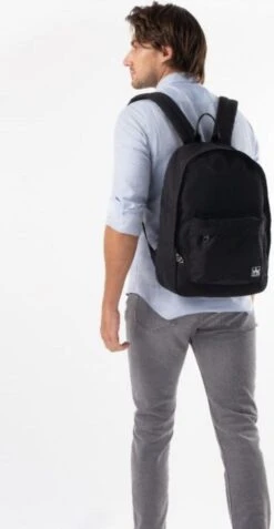 YLX Classic Rugzak. Zwart. Recycled Rpet Materiaal. Gerecyclede Plastic Flessen. Eco Friendly. 15" Laptop Sleeve. Backpack - Schooltas - Mannen - Vrouwen - Middelbare Scholieren - Tieners - Jongens - Meiden - Meisjes -Reis Opberg Artikelen 621x1200 13