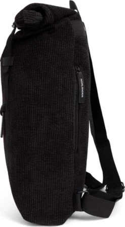 Norlander Vintage Ribbel Rugzak - Zwart - Corduroy - 28 Liter 8 Norlander Vintage Ribbel Rugzak - Zwart - Corduroy - 28 Liter -Reis Opberg Artikelen 663x1200 6