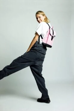 Bold Banana - Envelope Mini Rugzak - Power Petrol 27 Bold Banana - Envelope Mini Rugzak - Power Petrol -Reis Opberg Artikelen 799x1200 150