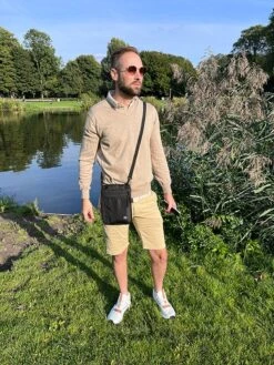 Groene Berg Nektasje - Reistas - Paspoorthouder Met RFID Blokkering - Reisportemonnee - Zwart -Reis Opberg Artikelen 900x1200 58