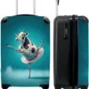 NoBoringSuitcases.com® Koffer - Koe - Ballet - Rok - Portret - Dieren - Trolley Op Wieltjes - Handbagagekoffer - Past Binnen 55x40x20 Cm En 55x35x25 Cm - Reiskoffer -Reis Opberg Artikelen 978x1200 10