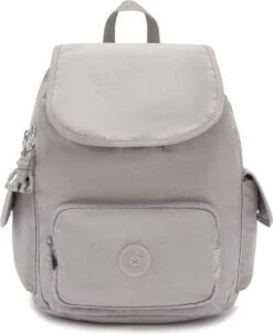 Kipling CITY PACK S Rugzak, 13 Liter - Grey Gris 22 Kipling CITY PACK S Rugzak, 13 Liter - Grey Gris -Reis Opberg Artikelen 981x1200 3